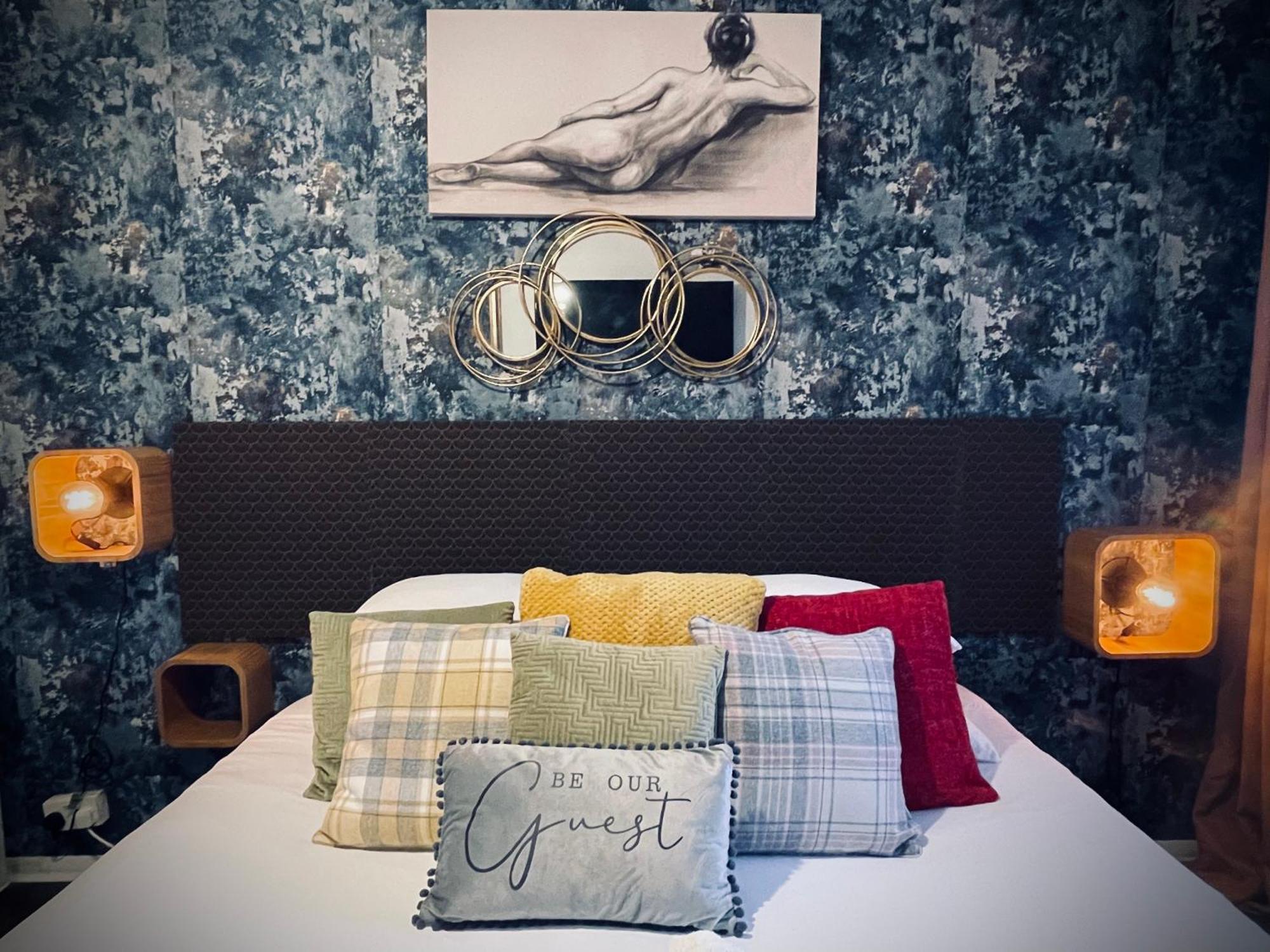 Appartamento R1 Superking Sized Bed & 65" Tv On The Wall In Clapham Londra Esterno foto