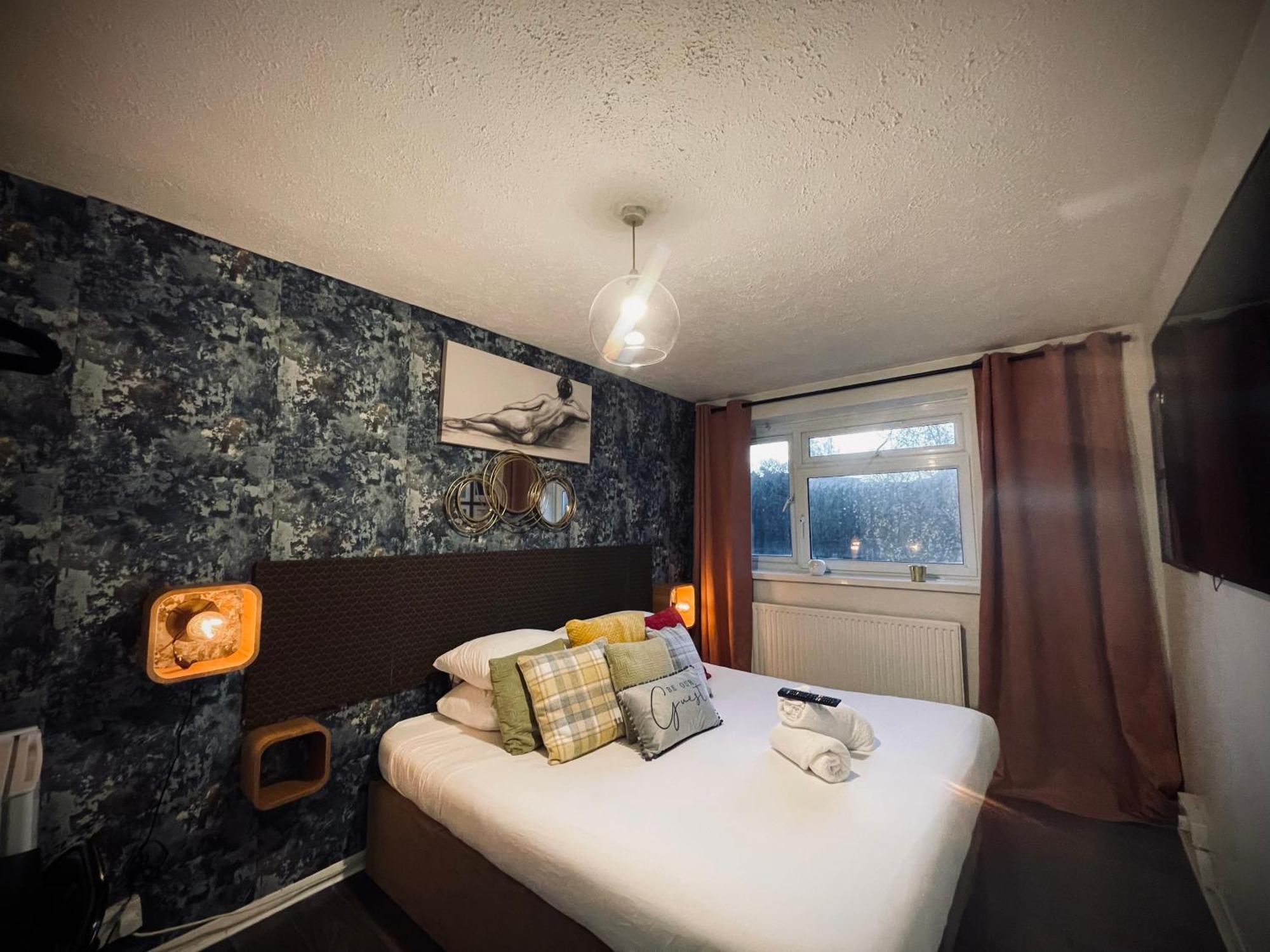 Appartamento R1 Superking Sized Bed & 65" Tv On The Wall In Clapham Londra Esterno foto