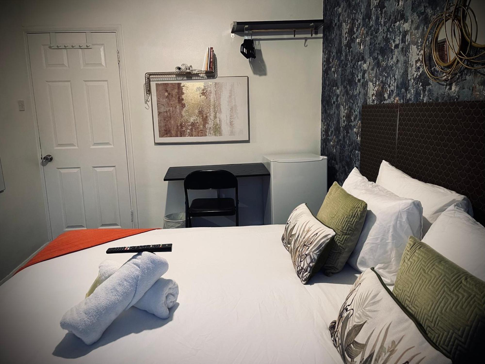 Appartamento R1 Superking Sized Bed & 65" Tv On The Wall In Clapham Londra Esterno foto
