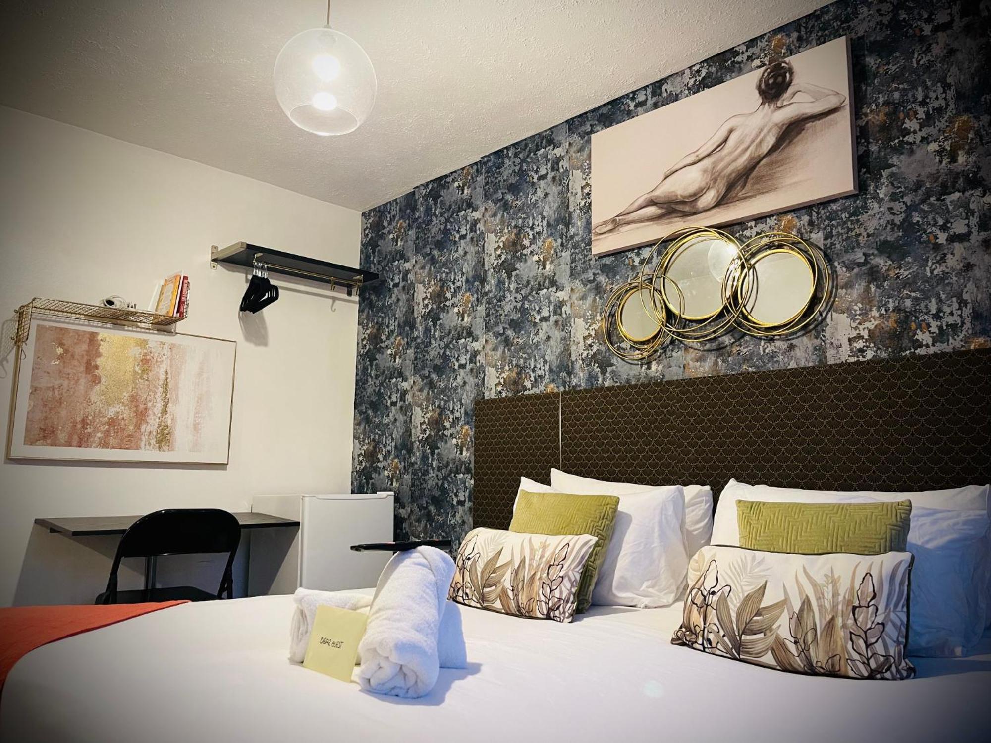 Appartamento R1 Superking Sized Bed & 65" Tv On The Wall In Clapham Londra Esterno foto