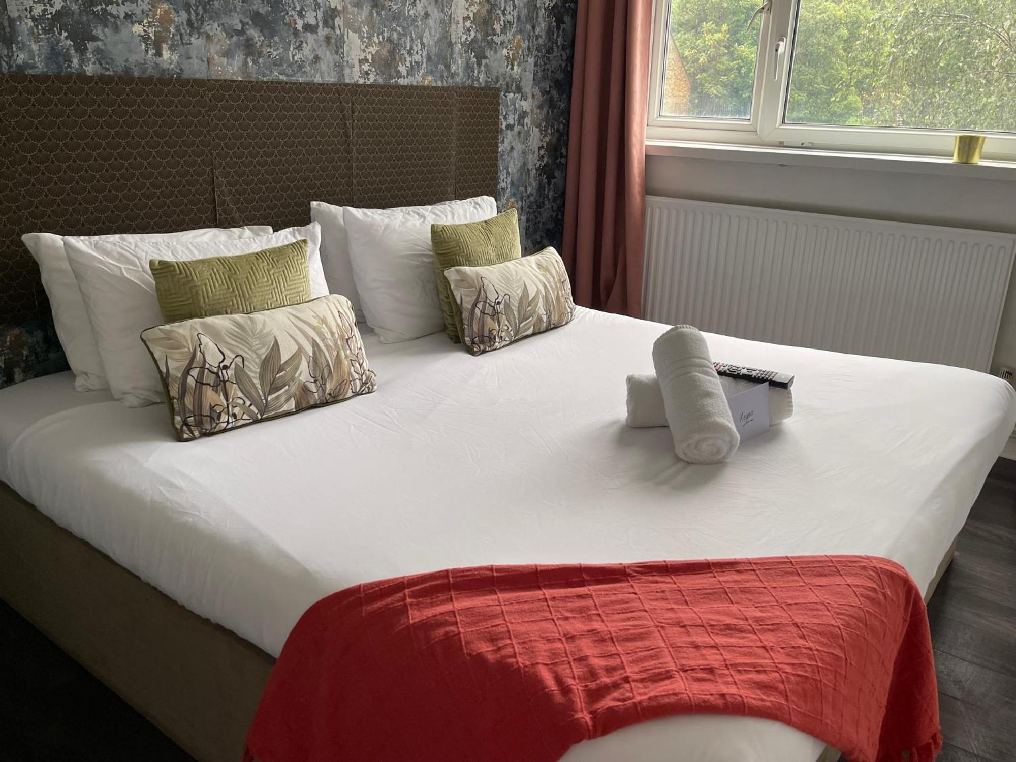 Appartamento R1 Superking Sized Bed & 65" Tv On The Wall In Clapham Londra Esterno foto